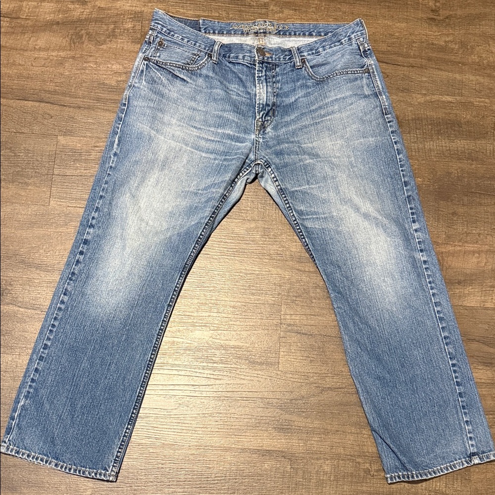 Authentic American Heritage Men's Relaxed Jeans in Light Blue